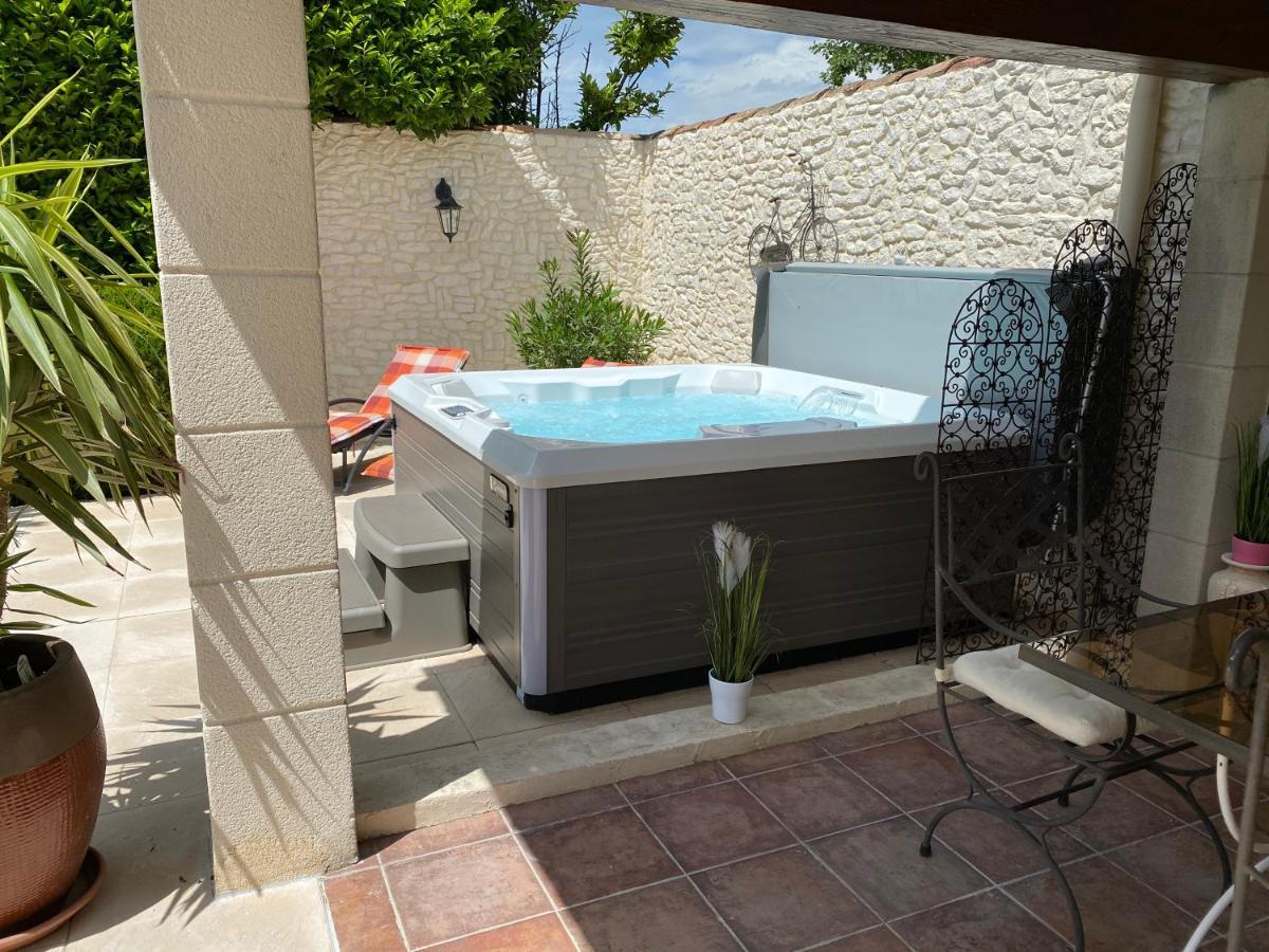 Mas Beau Soleil & Spa Cottages De Charme Avec Jacuzzi&Jardin Prives Saint-Rémy-de-Provence Exterior foto