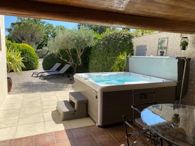 Mas Beau Soleil & Spa Cottages De Charme Avec Jacuzzi&Jardin Prives Saint-Rémy-de-Provence Exterior foto