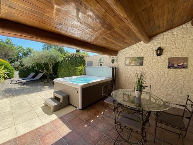 Mas Beau Soleil & Spa Cottages De Charme Avec Jacuzzi&Jardin Prives Saint-Rémy-de-Provence Exterior foto